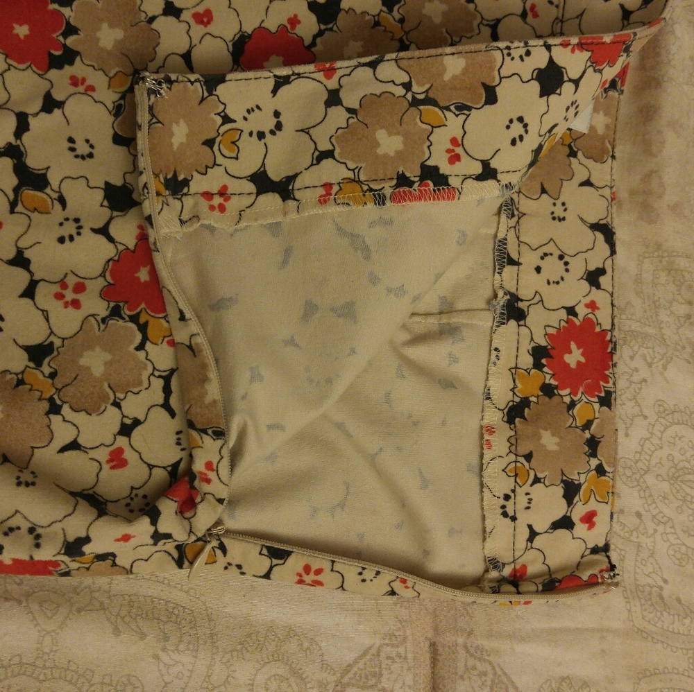Women's Velour Ann Taylor Floral Skirt Size 8 - Picture 6 of 6